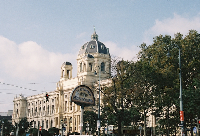 image of old Viennese building